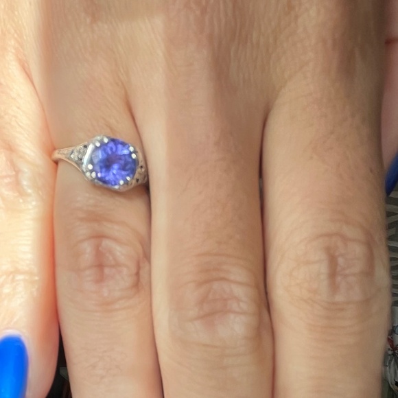 1 Ct. TANZANITE Ring - Picture 2 of 5